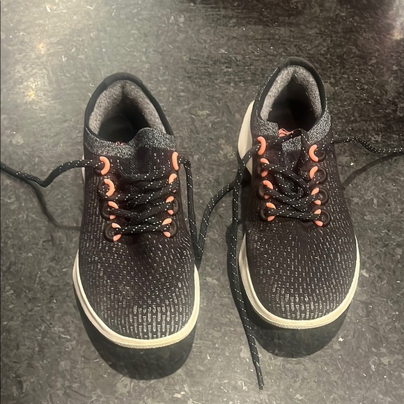 Women’s ALLBIRDS Sneakers - Picture 1 of 6